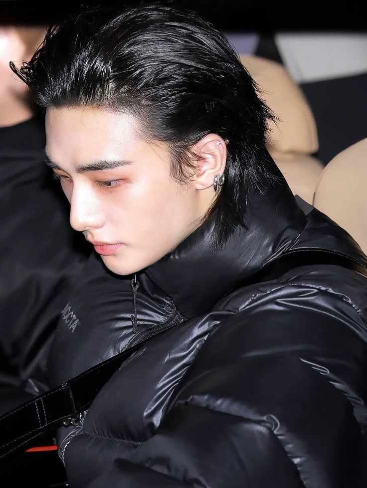 Hwang Hyunjin  thumbnail