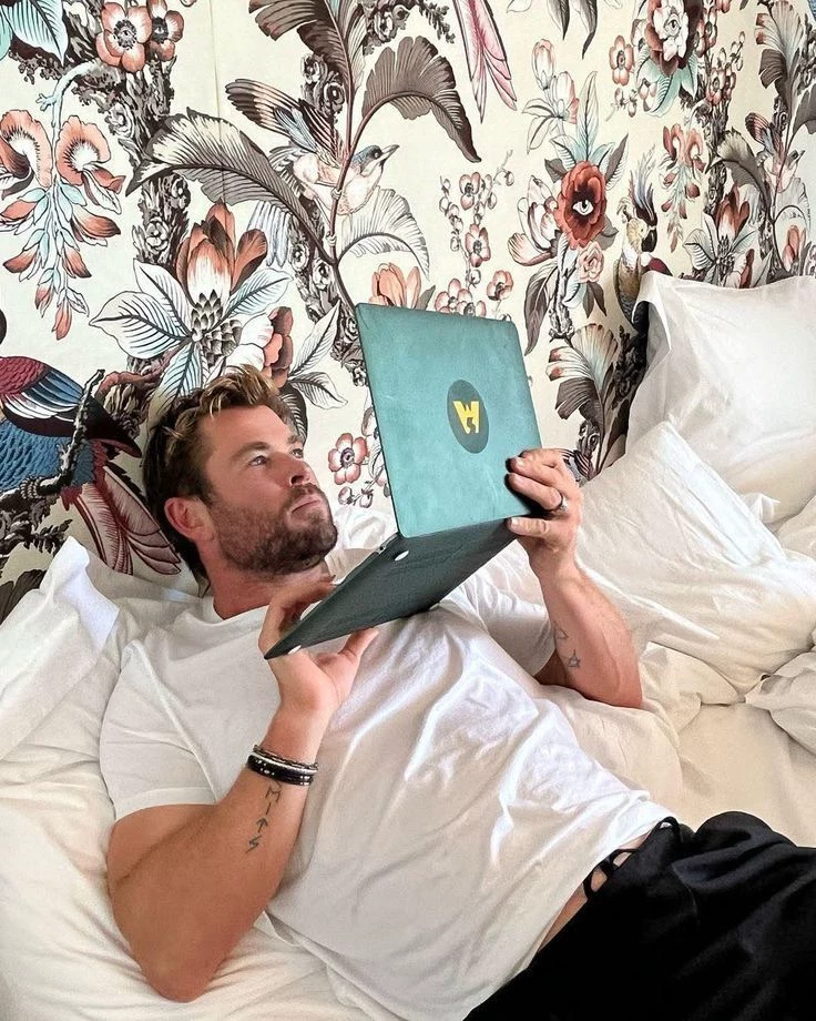 Chris Hemsworth  thumbnail
