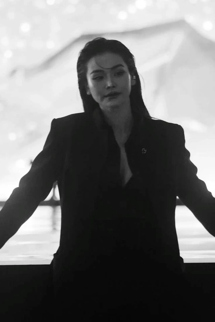 Mafia boss woman | CEO woman thumbnail