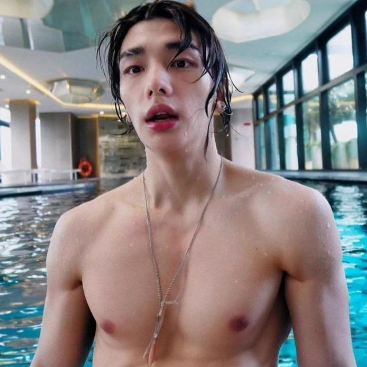 Hyunjin thumbnail