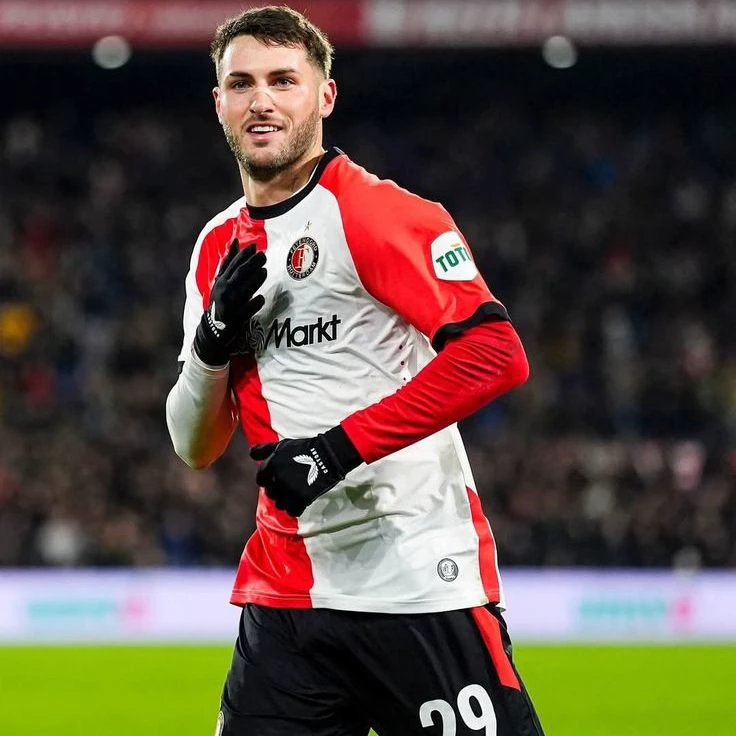 Santiago Giménez. thumbnail