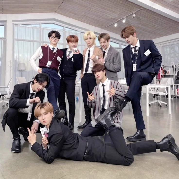 Stray Kids thumbnail