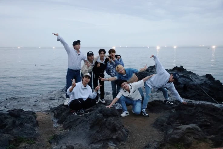 Stray kids thumbnail