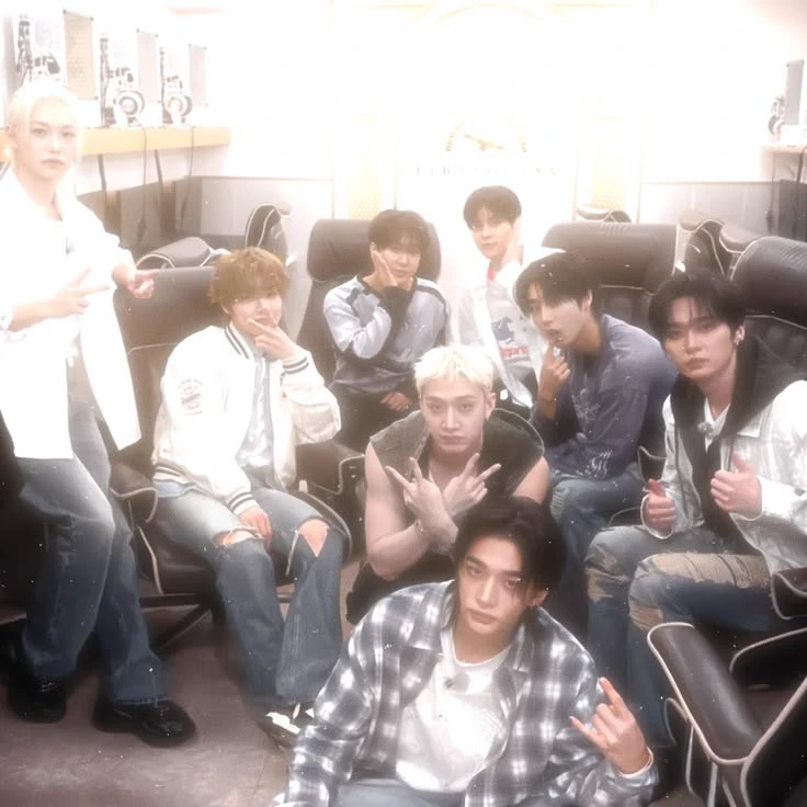 stray kids  thumbnail