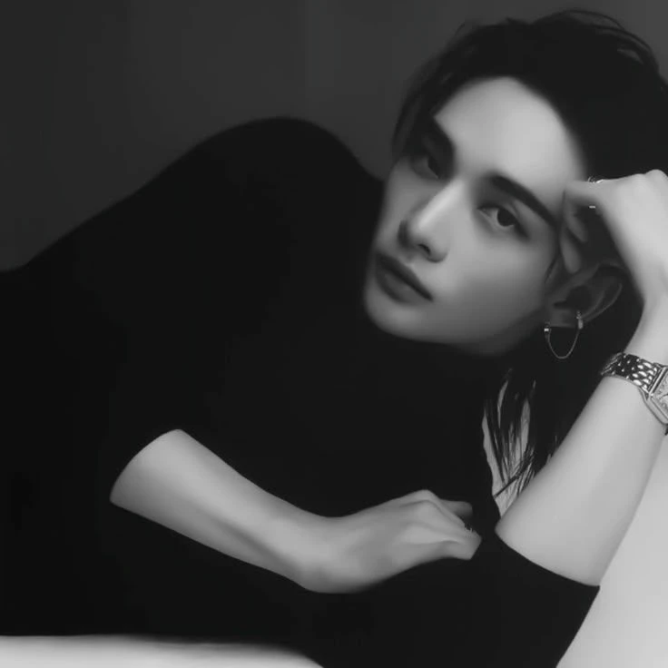 Hwang Hyunjin thumbnail