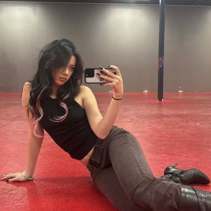 KATSEYE thumbnail