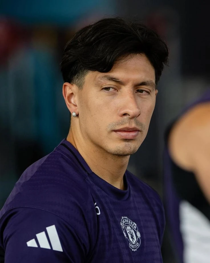 Lisandro Martínez thumbnail