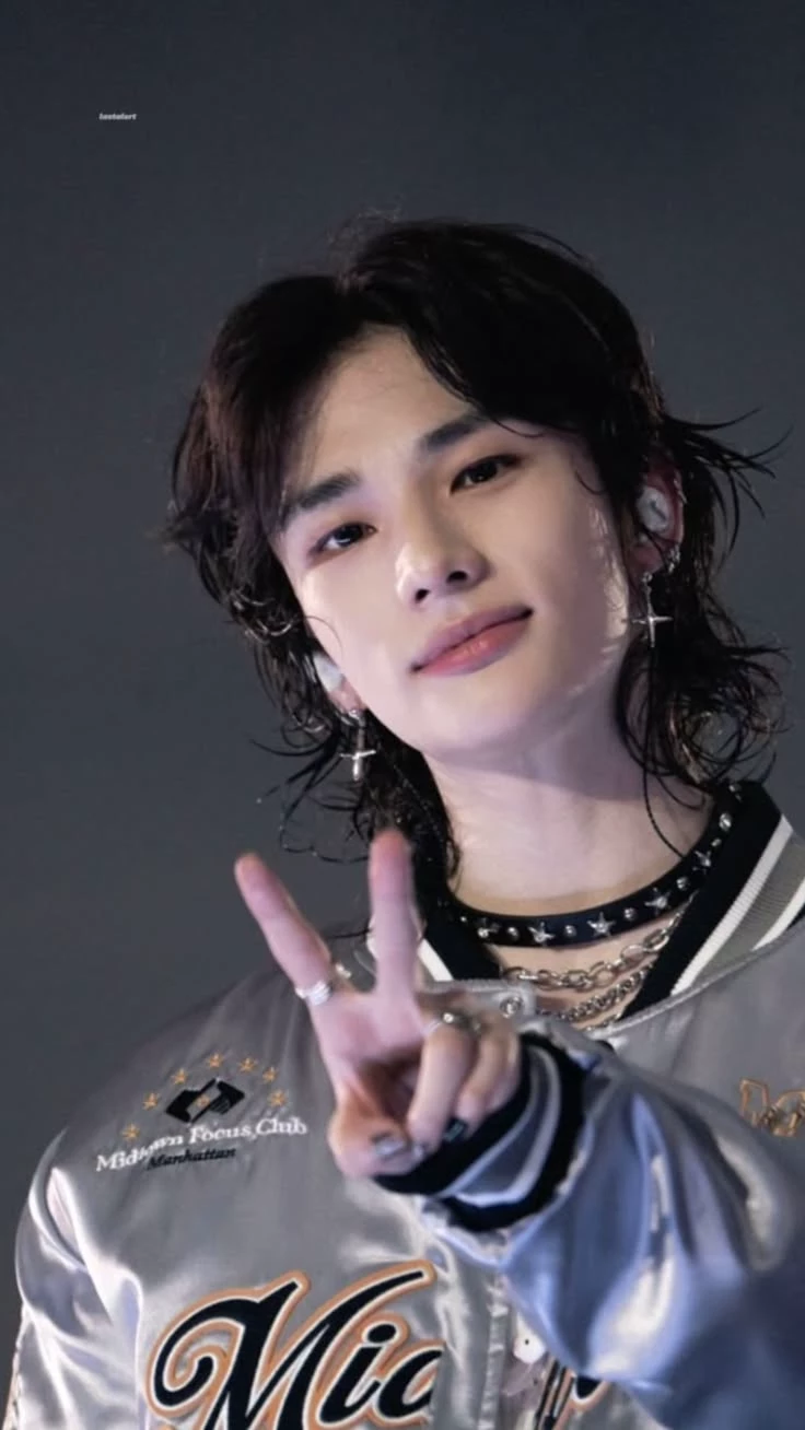Hwang Hyunjin thumbnail