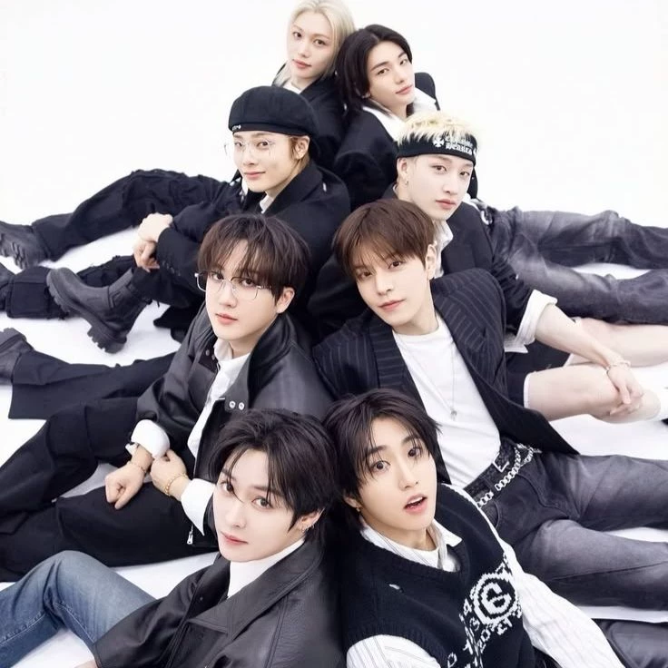 Stray kids thumbnail