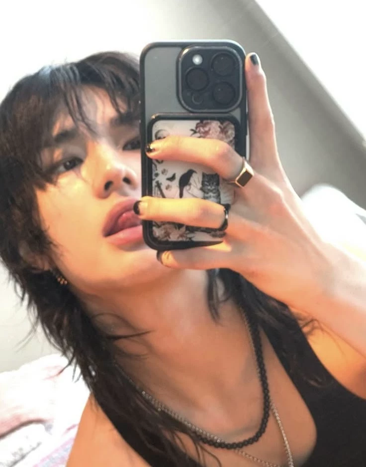 Hwang Hyunjin thumbnail