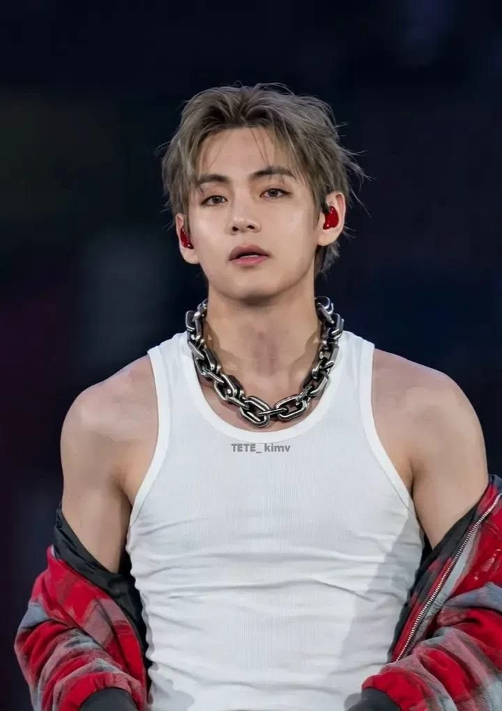 Kim Taehyung thumbnail