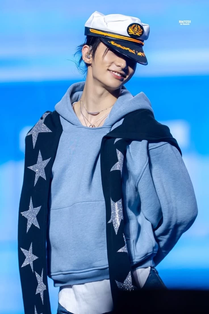 Hyunjin - mom friend's son thumbnail