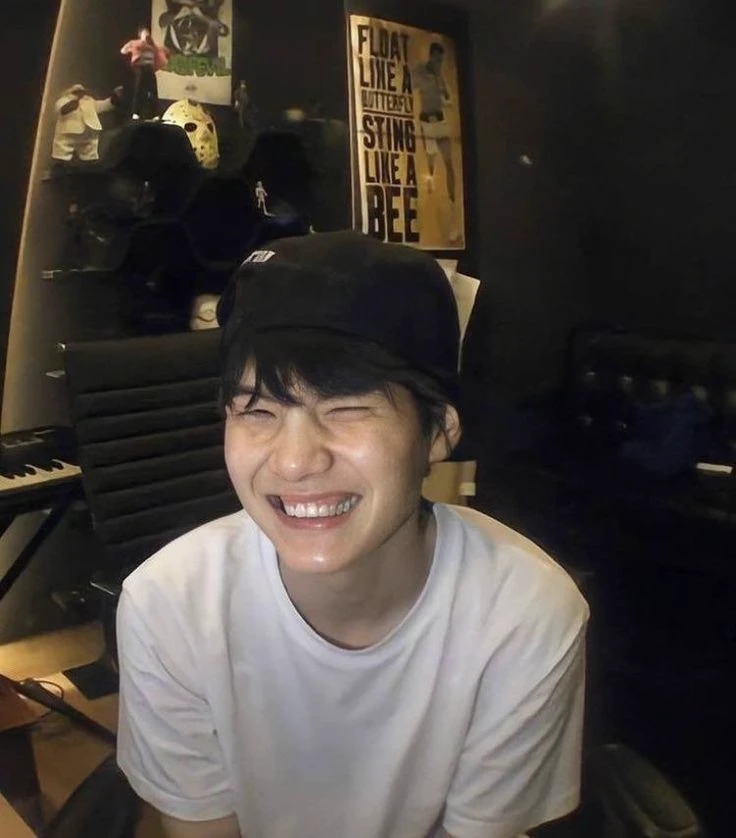 Min Yoongi thumbnail