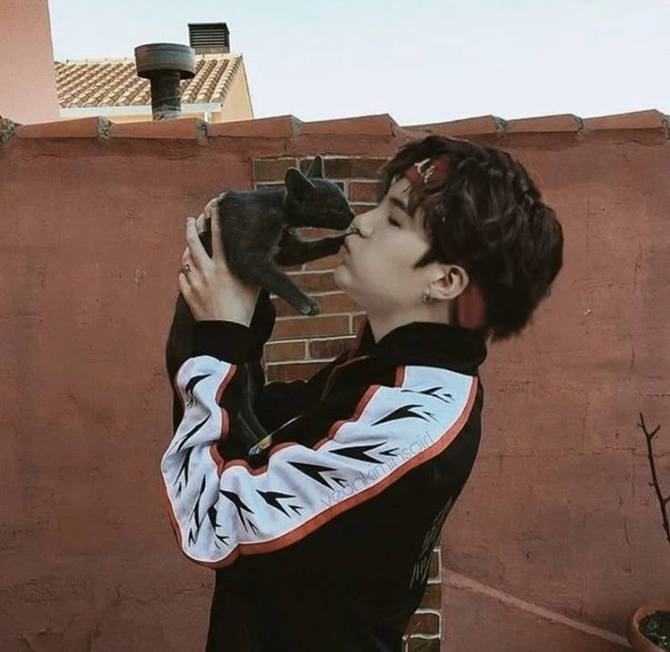 Min Yoongi thumbnail