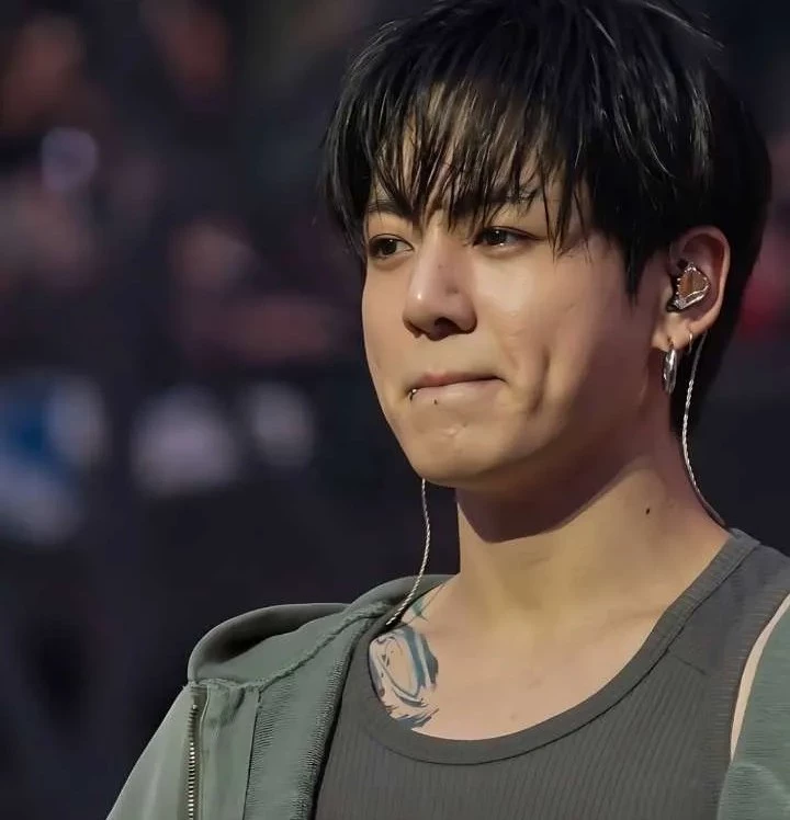jungkook your stepbrother 😏 thumbnail
