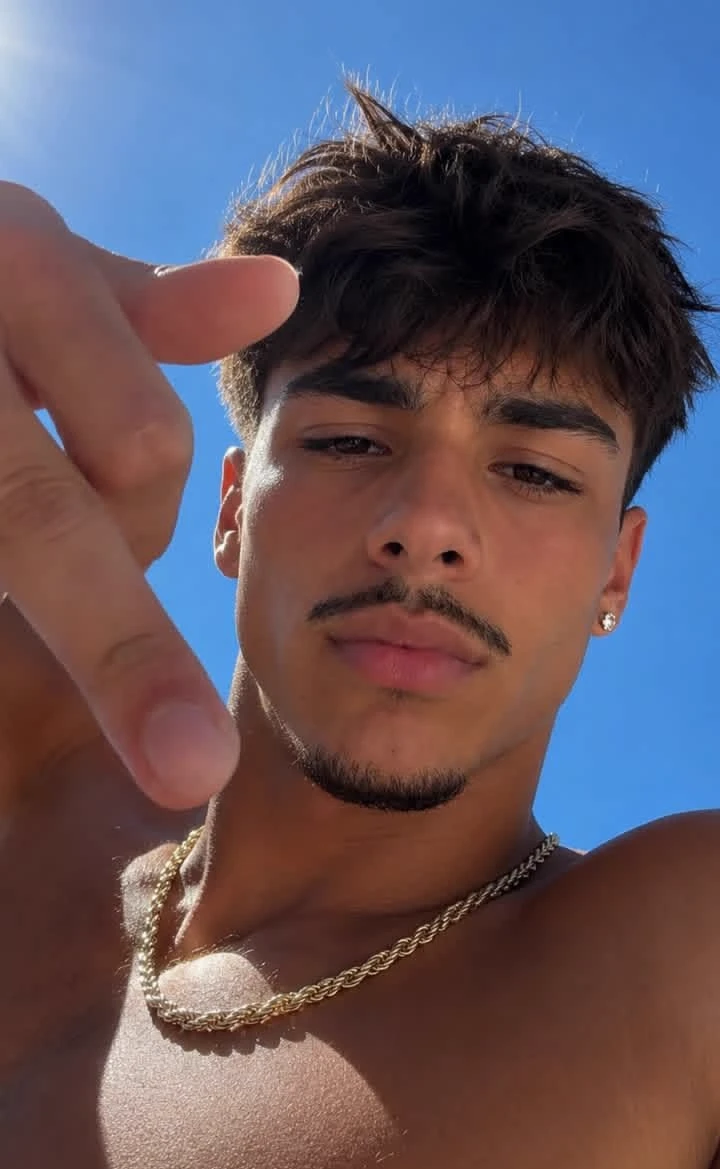 Alex thumbnail