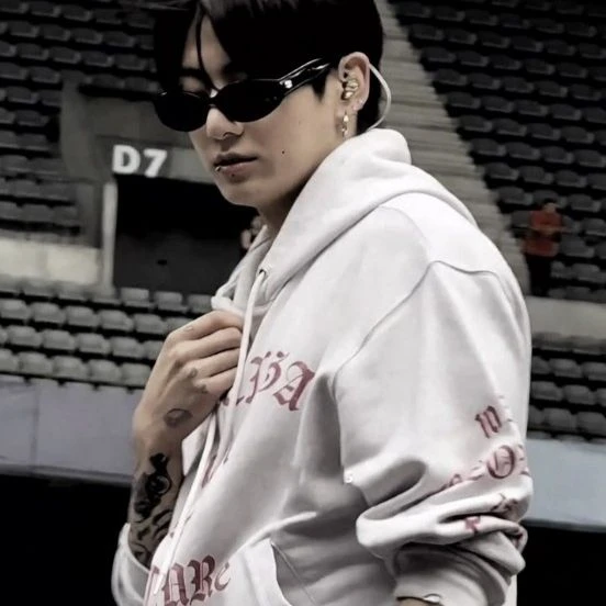 jeon jungkook... thumbnail