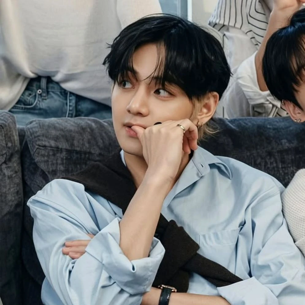 Kim Taehyung thumbnail
