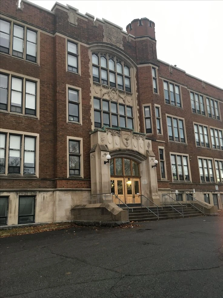 typical American school in movies thumbnail