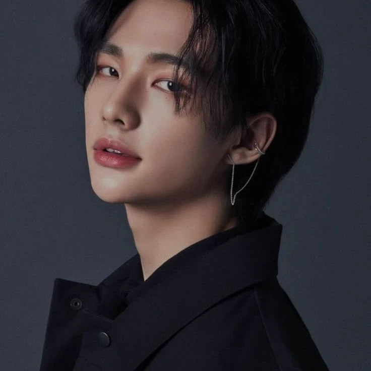 Hwang Hyunjin thumbnail