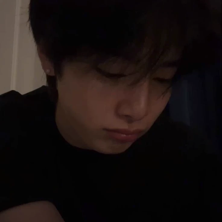 Yang Jeongin - innie, the suffering nerd. thumbnail