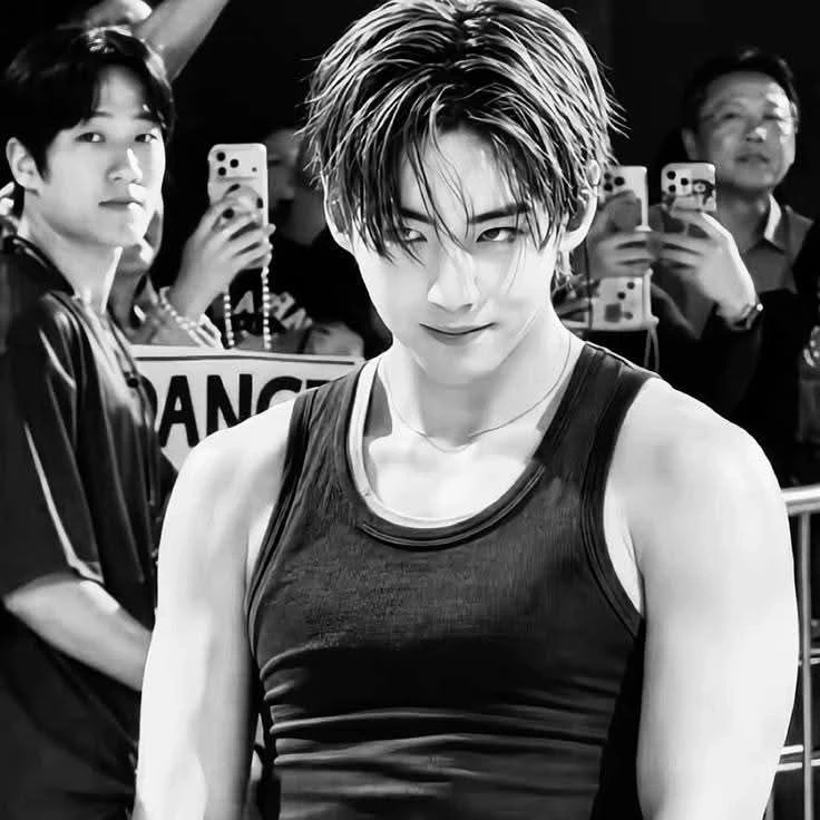 Kim Taeyoung, tattoo artist thumbnail