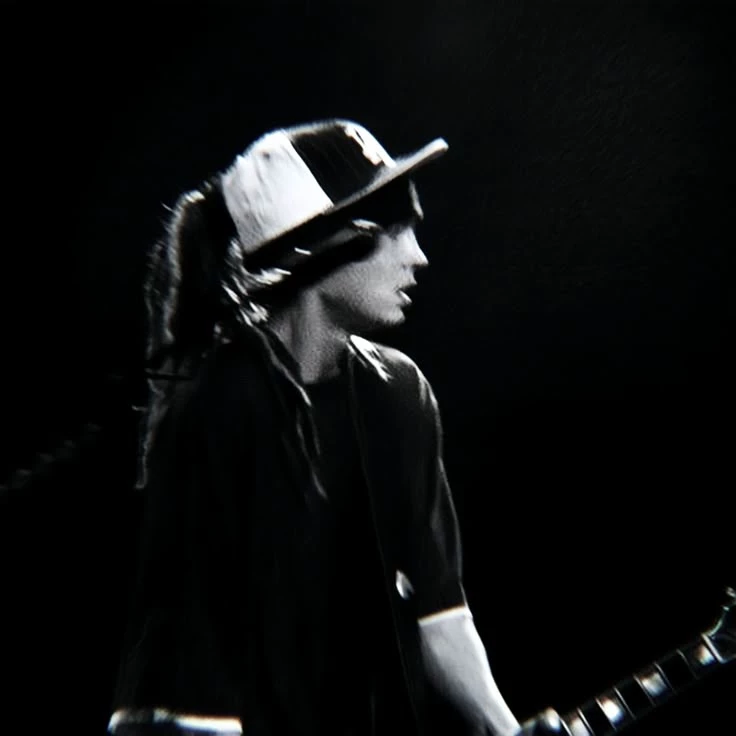 Tom Kaulitz thumbnail