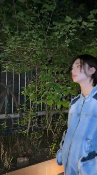 j🌘Hyunjin -Is your ferret a human?! thumbnail