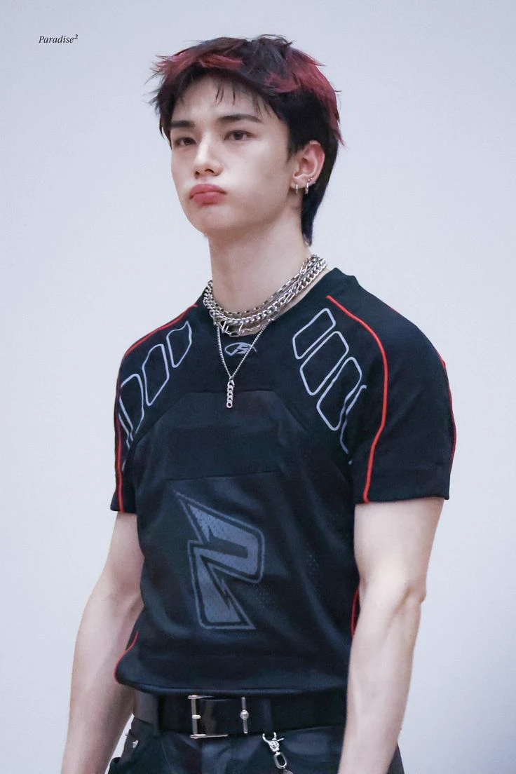 Hwang Hyunjin thumbnail