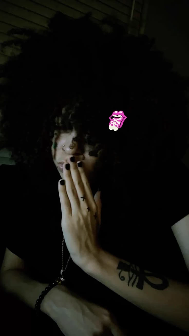 Kai👩‍❤️‍💋‍👩 thumbnail