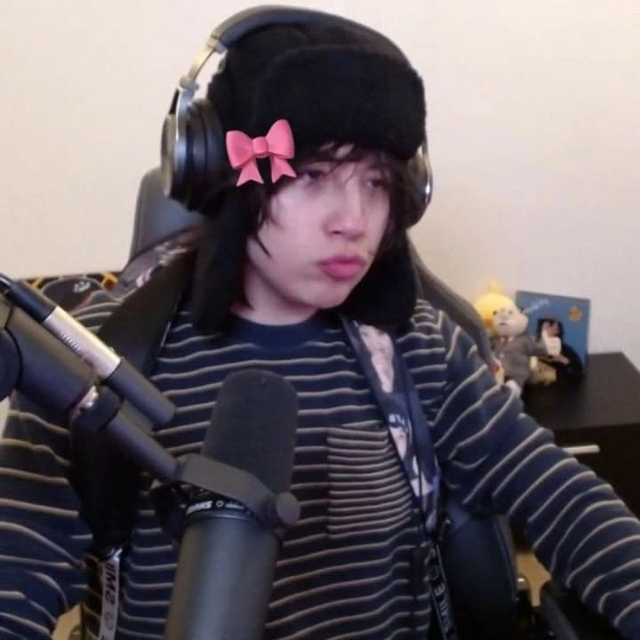 Quackity at the evening of the year thumbnail