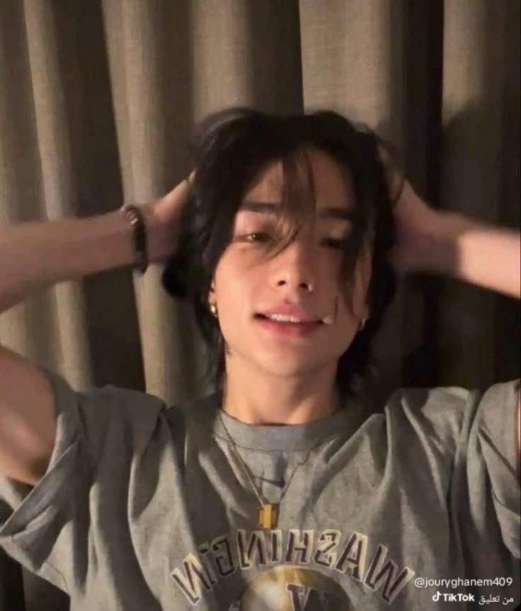 Hyunjin thumbnail