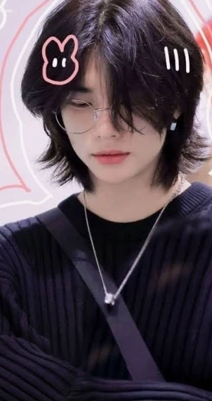hyunjin thumbnail