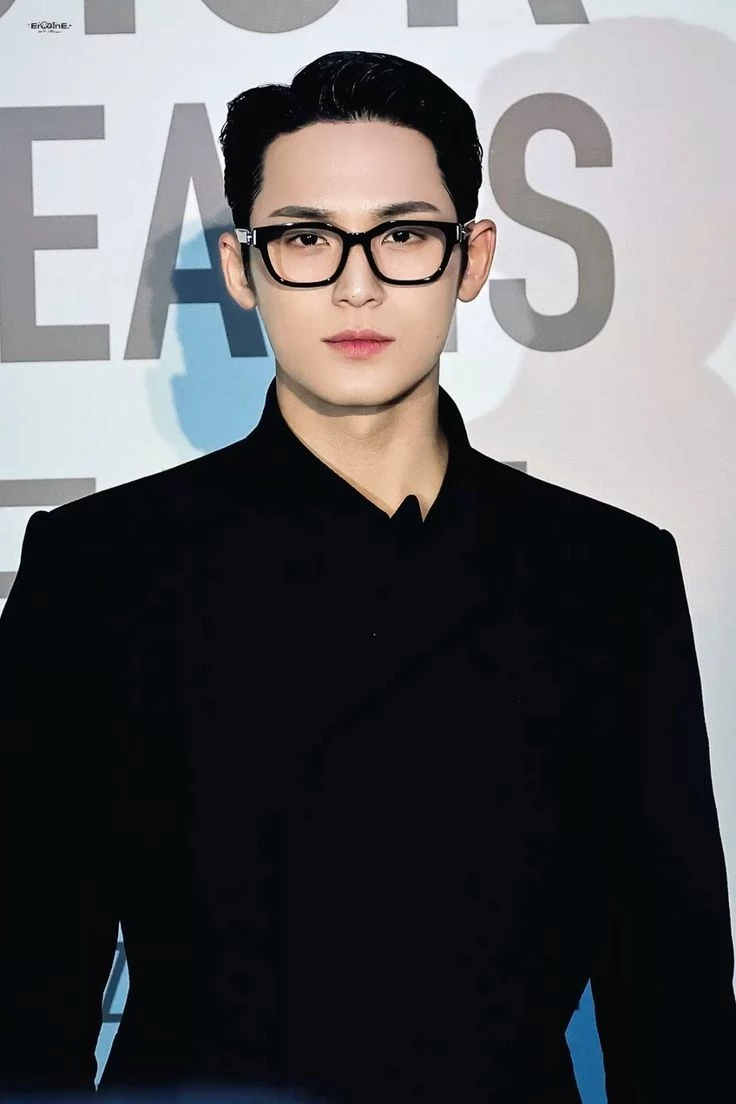 kim mingyu thumbnail