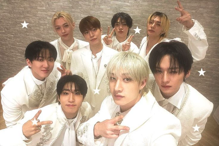 Stray kids thumbnail
