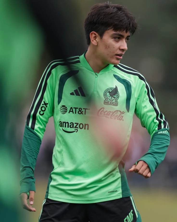 Gilberto Mora thumbnail