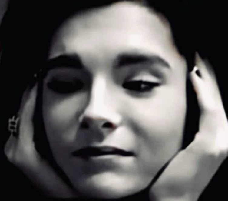 Bill Kaulitz thumbnail