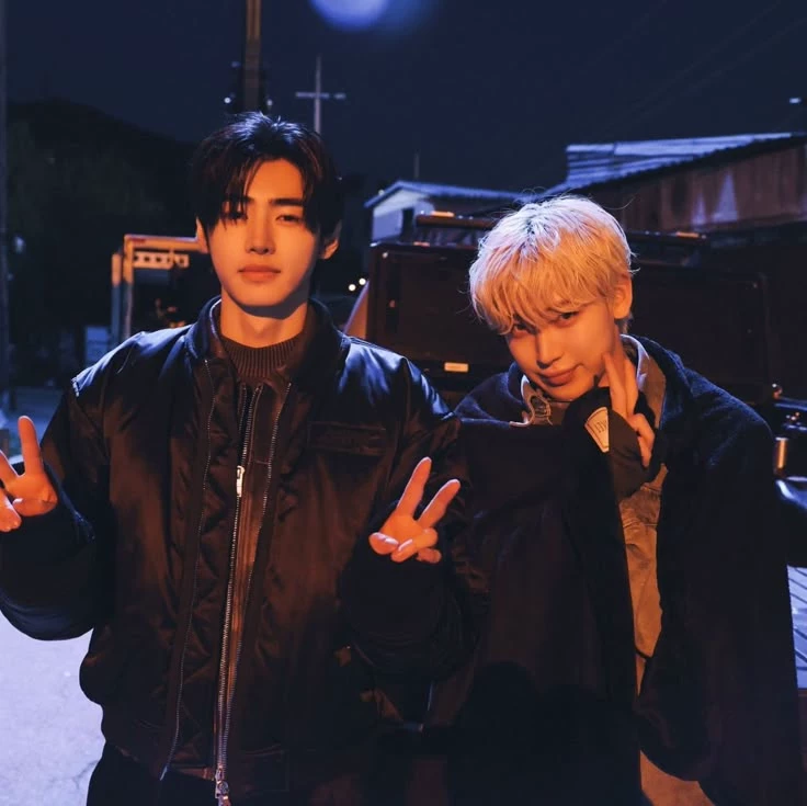 Vampire (sun, blue) thumbnail