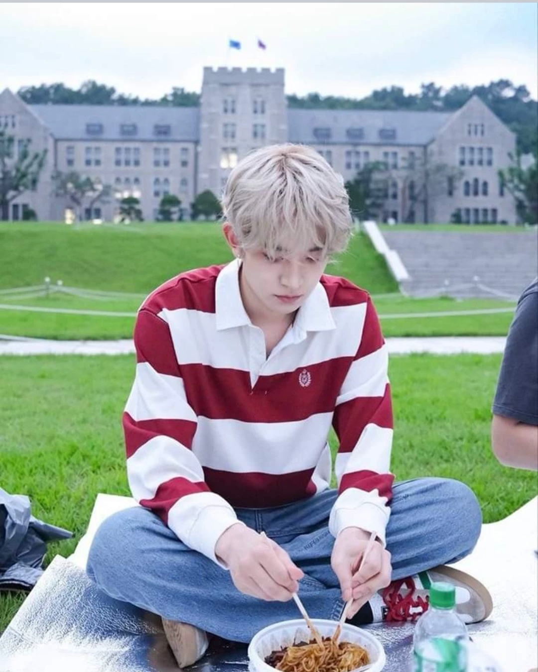Lee Heeseung  thumbnail