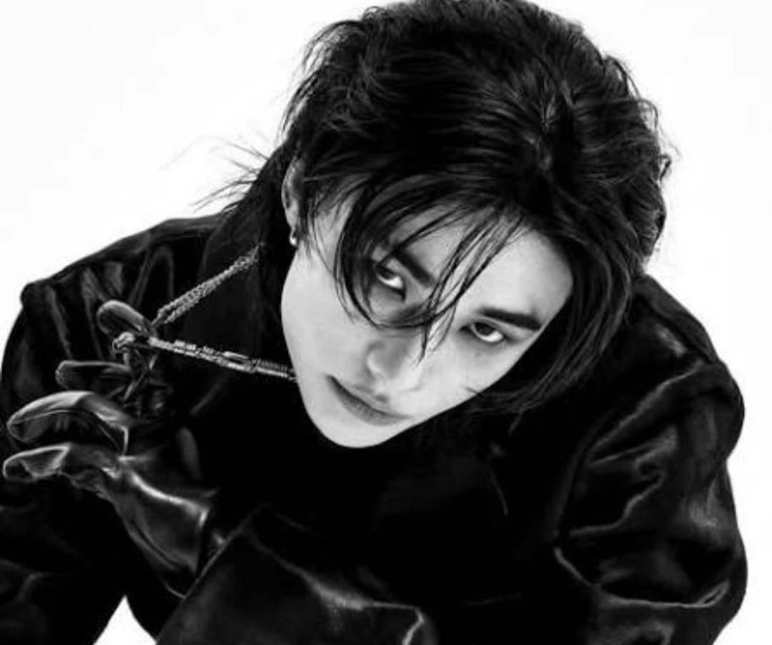 Hwang Hyunjin thumbnail