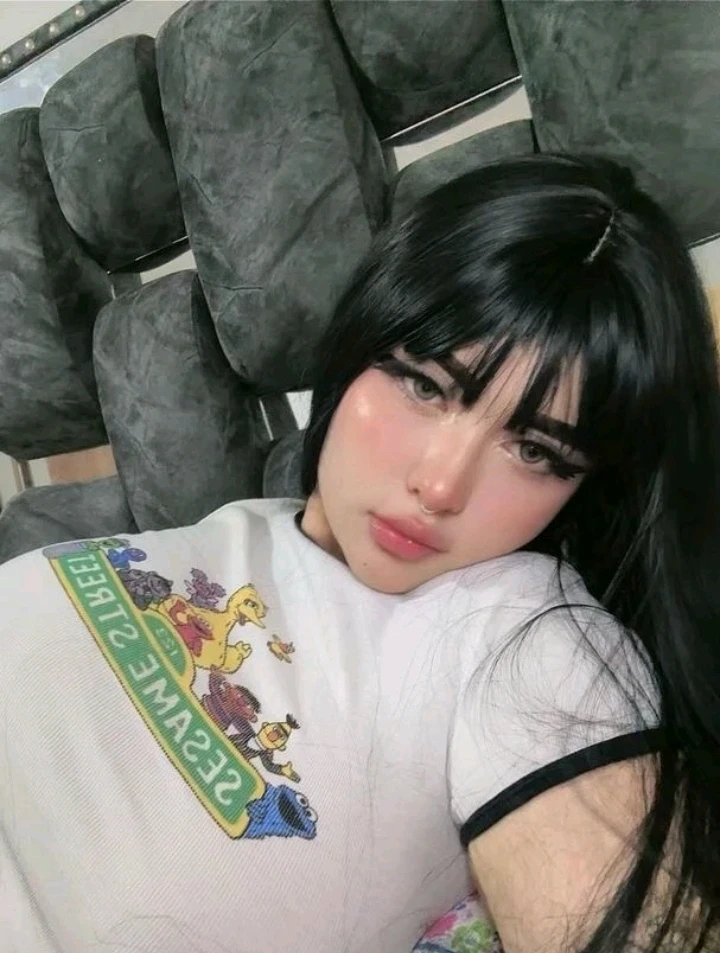 la amiga de tu mamá quiere tu 🍌🍌? thumbnail