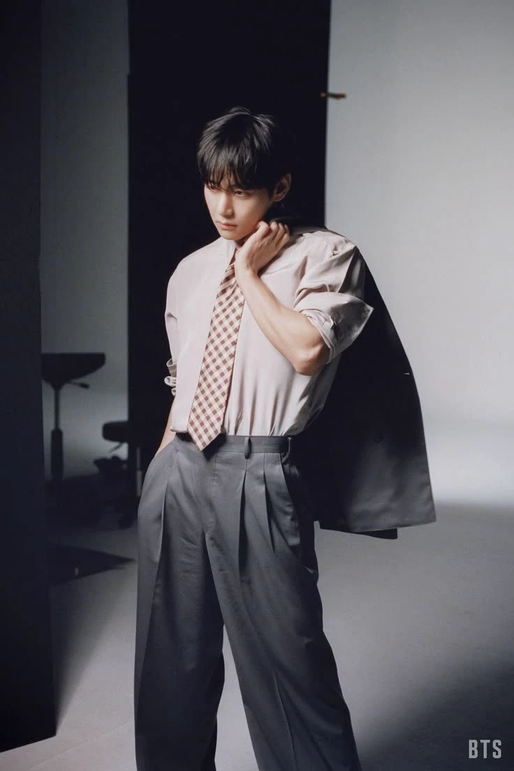 Kim Taehyung  thumbnail