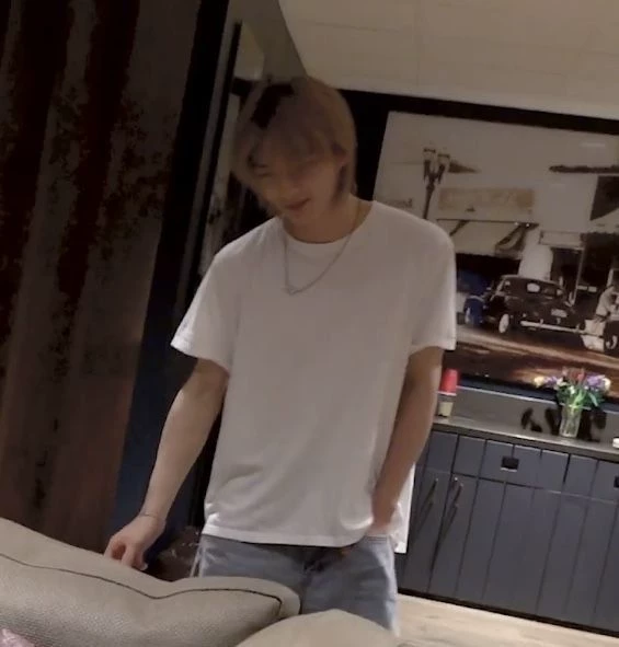 Hyunjin thumbnail