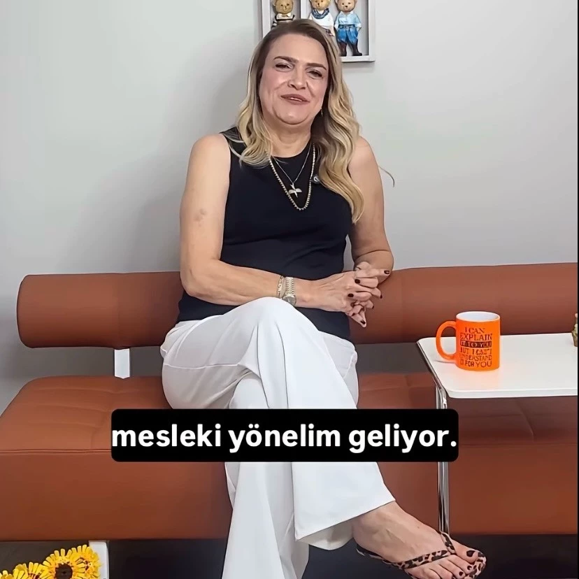 Teacher Defne thumbnail