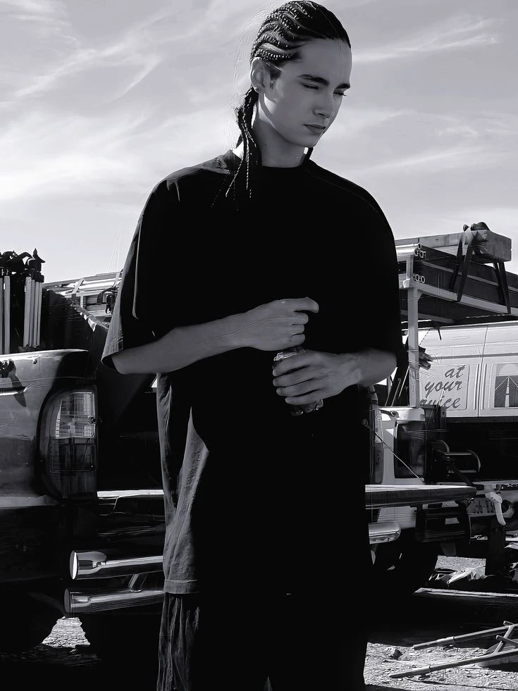 tom kaulitz  thumbnail