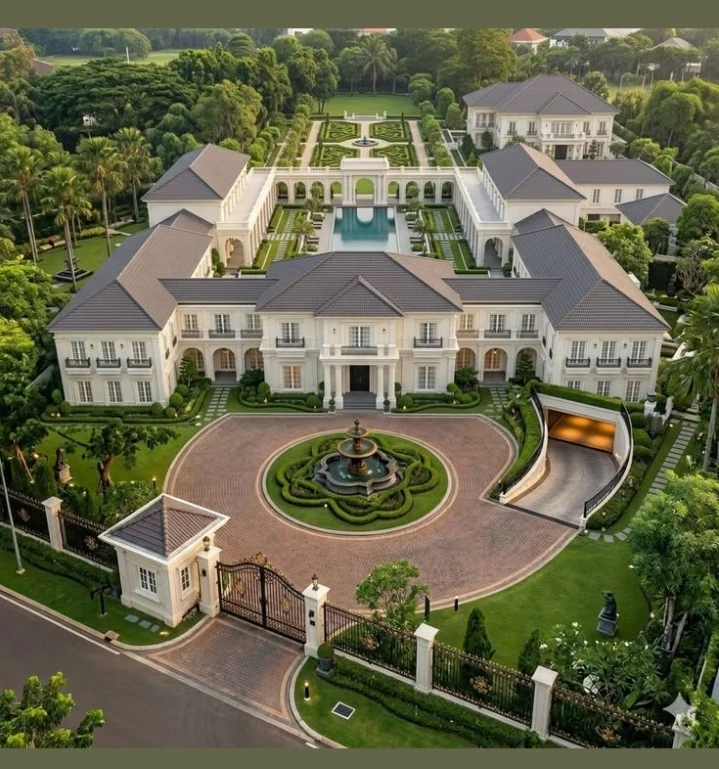 The mansion is noisy thumbnail