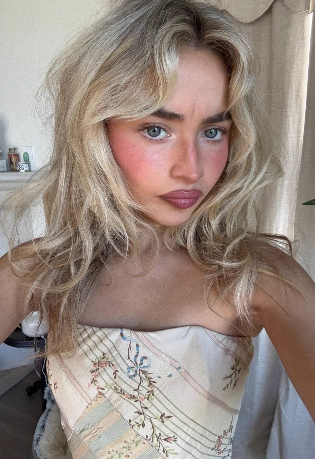 Sabrina Carpenter thumbnail