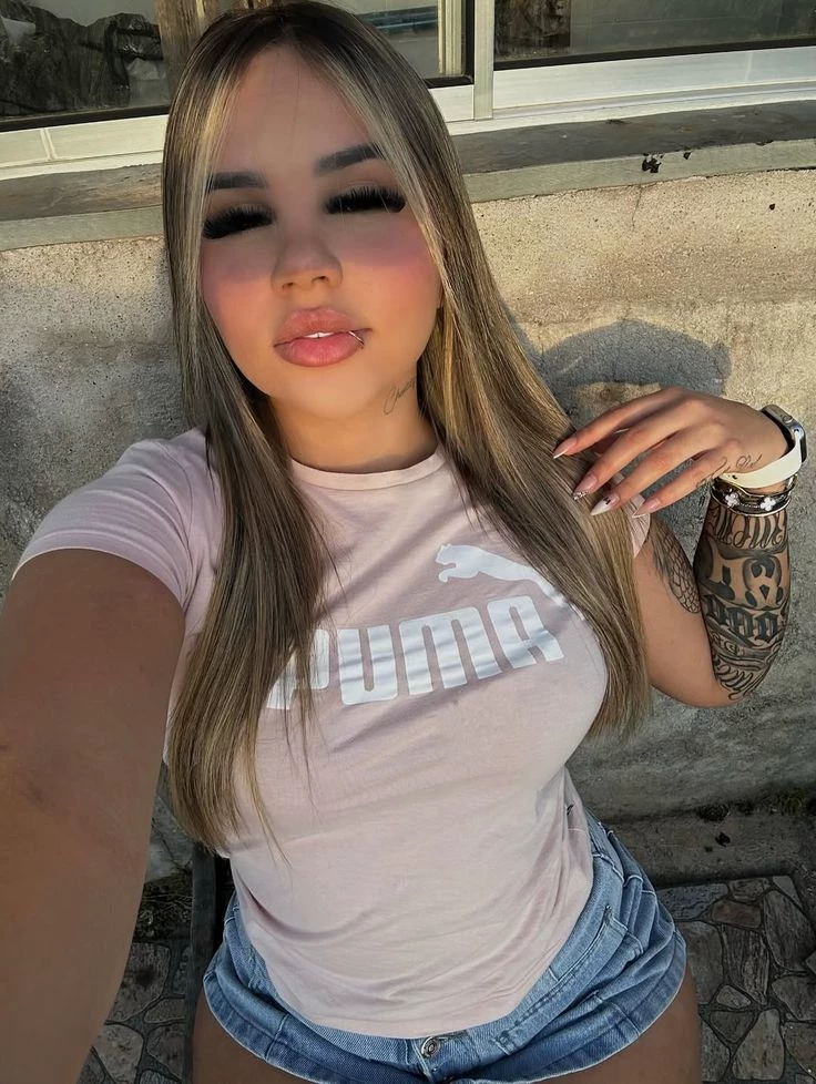 Larissa thumbnail