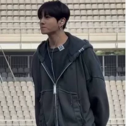 Jeon Jungkook thumbnail