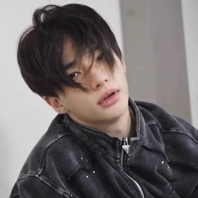 Hyunjin thumbnail
